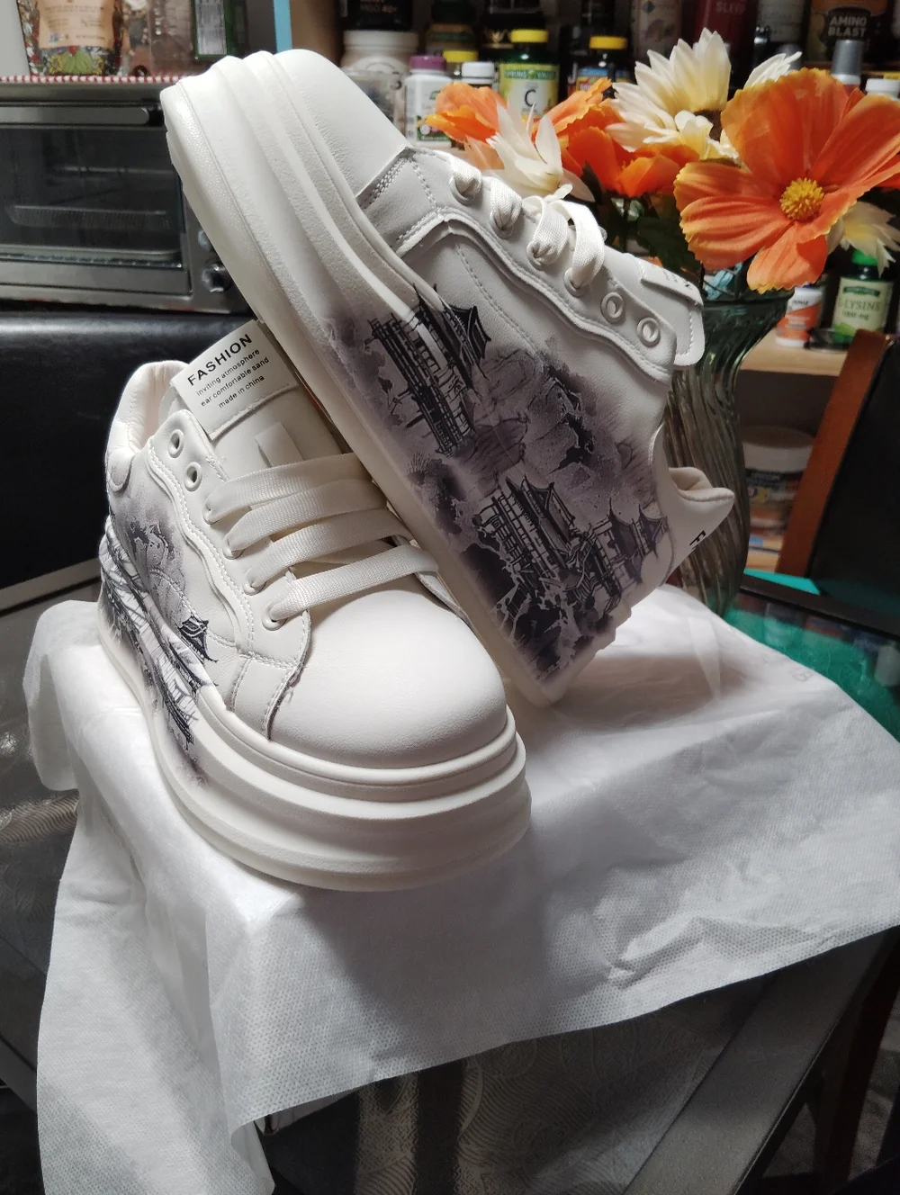 *" WHITE PLATFORM SNEAKERS WITH GRAY GRAPHIC DETAIL**"💲💲💲💲💲💲💲 - Picture 9 of 10